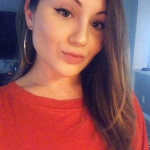 Meet your Posher, Brittney